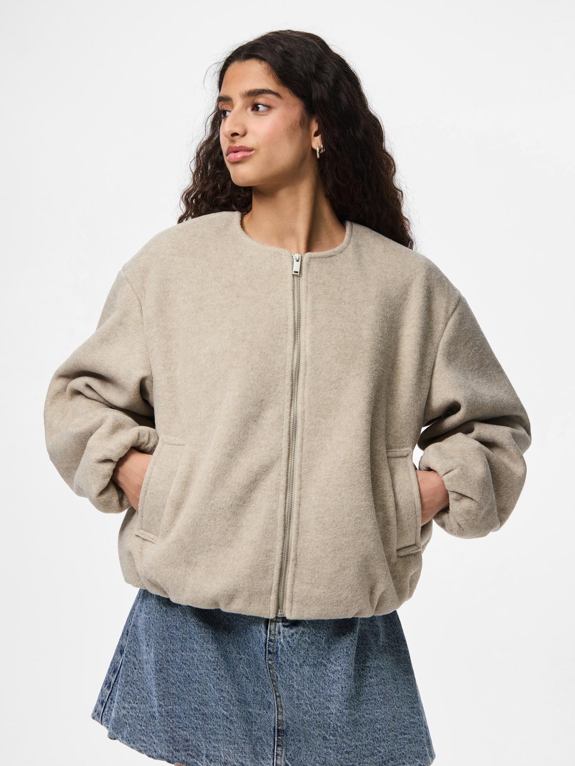 model_shot-front